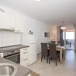 Дом отдыха Peljesac-dingac-potocine With Outdoor Pool