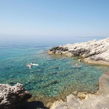Peljesac-dingac-potocine With Outdoor Pool
