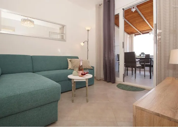 Peljesac-dingac-potocine With Outdoor Pool