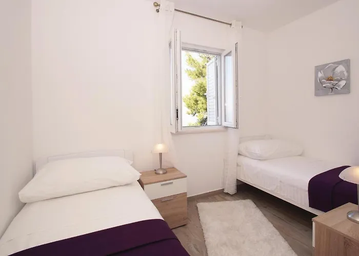 Peljesac-dingac-potocine With Outdoor Pool *