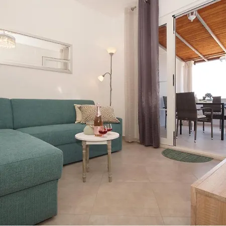 Peljesac-dingac-potocine With Outdoor Pool