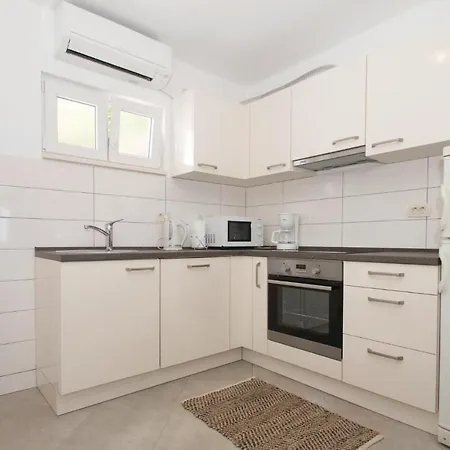 Peljesac-dingac-potocine With Outdoor Pool * Potomje