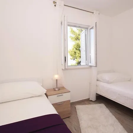 Peljesac-dingac-potocine With Outdoor Pool *